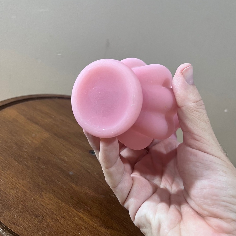 Vtg Fenton Pink Satin Glass Melon Ribbed Ruffled Rim Bud Vase 6 Inch - Picture 6 of 8